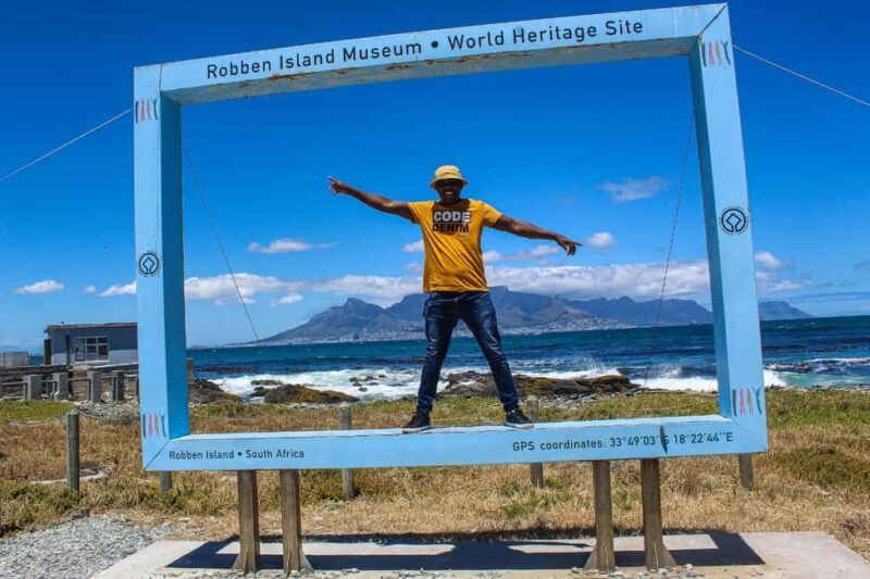 Cape Town: Robben Island Plus Long March To Freedom Tour - Key Points