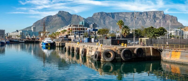 Cape Town Tour: Table Mountain, Penguins & Cape Point+Pickup - FAQs