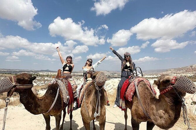 cappadocia-camel-ride-with-balloon-view-or-at-sunset