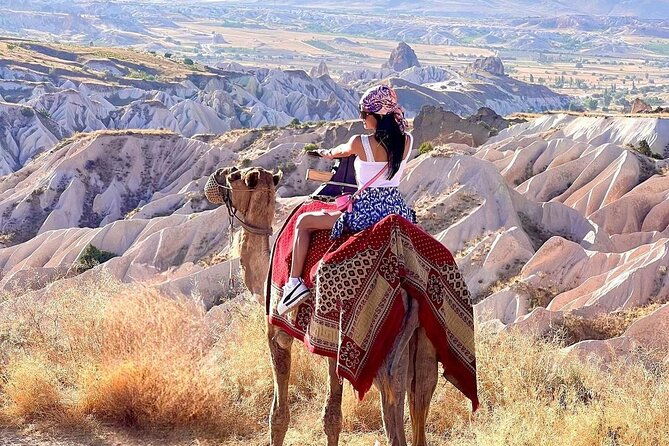 cappadocia-camel-ride-with-balloon-view-or-at-sunset