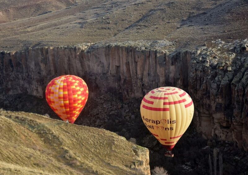 cappadocia-cat-valley-at-sunrise-hot-air-balloon-ride