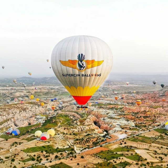 cappadocia-fairy-chimneys-sunrise-hot-air-balloon-flight