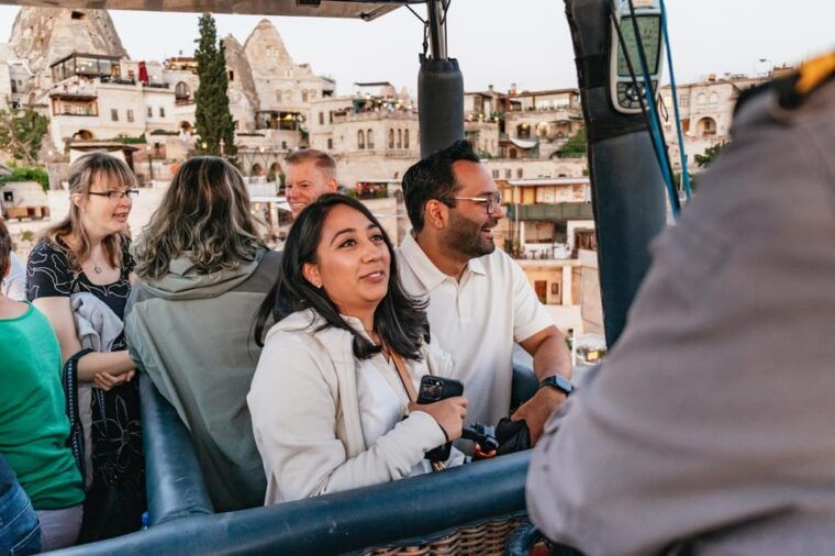 cappadocia-goreme-hot-air-balloon-flight-at-sunrise