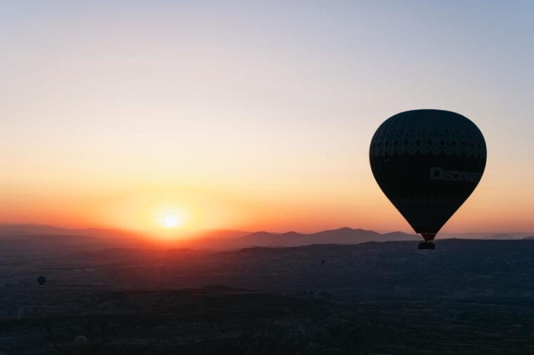 cappadocia-goreme-hot-air-balloon-flight-at-sunrise