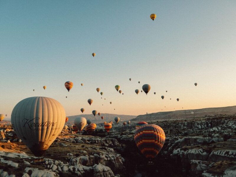 cappadocia-goreme-hot-air-balloon-flight-over-fairychimneys
