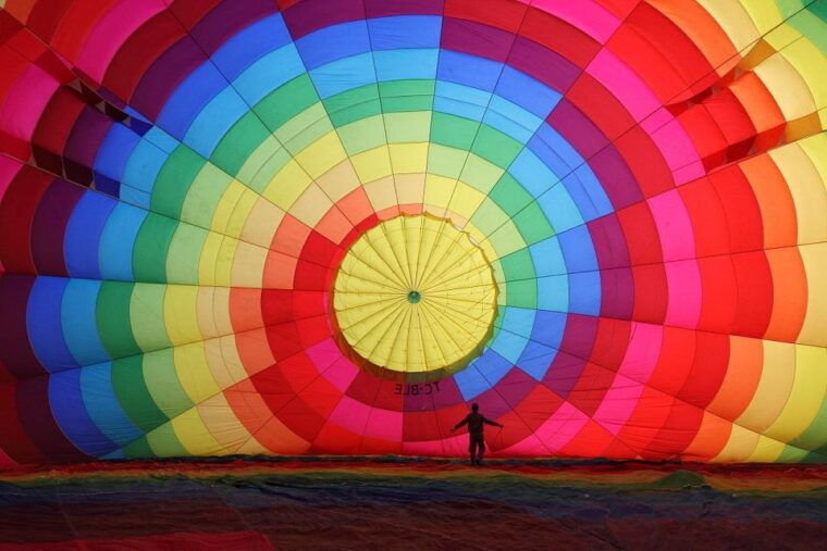 cappadocia-goreme-hot-air-balloon-flight-over-fairychimneys