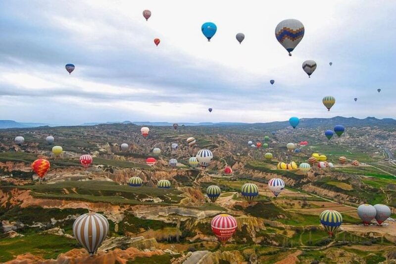 cappadocia-goreme-sunrise-hot-air-balloon-ride-w-breakfast