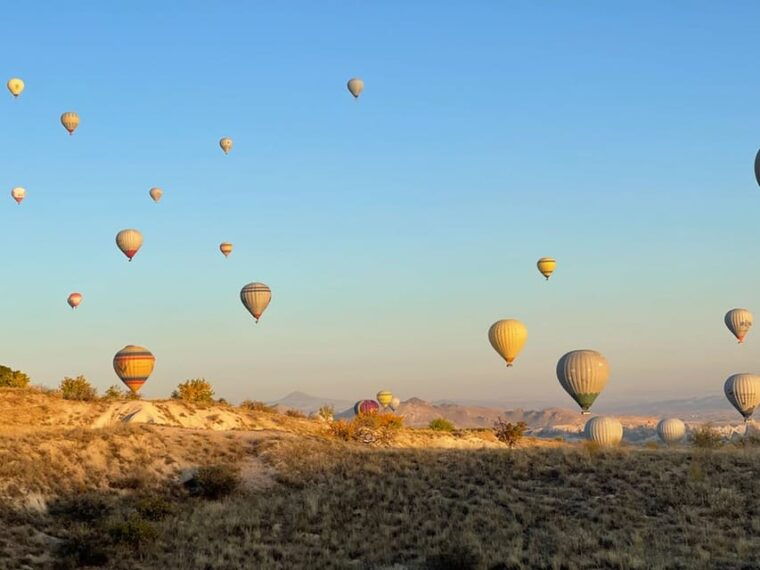cappadocia-goreme-sunrise-hot-air-balloon-ride-w-breakfast