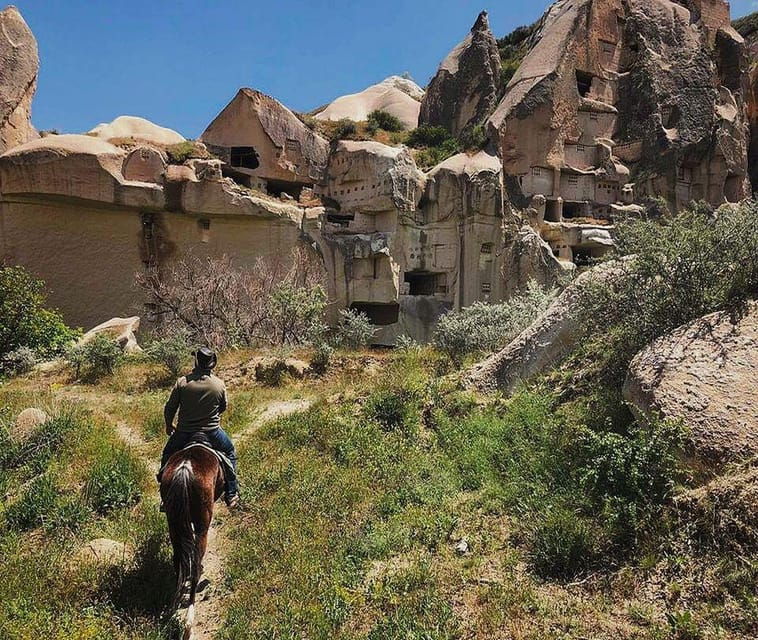 cappadocia-horseback-riding-tour-in-cappadocia-valleys