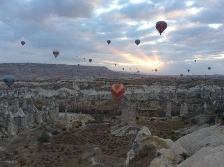 cappadocia-hot-air-balloon-flight-at-sunrise-2