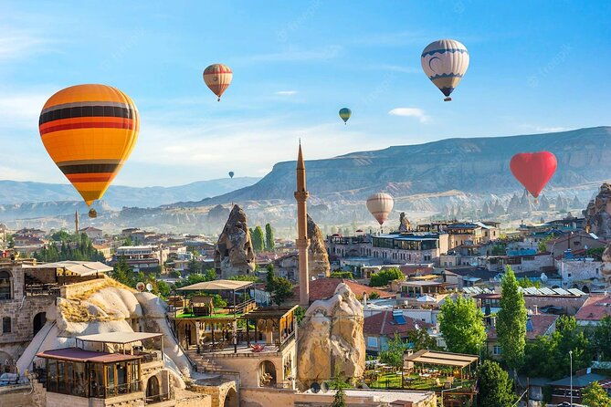 cappadocia-hot-air-balloon-flight-over-the-fairy-chimneys