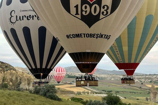 cappadocia-hot-air-balloon-over-goreme-valley