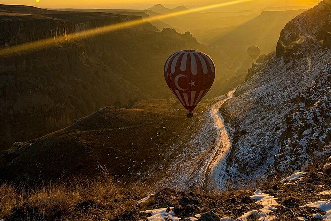 cappadocia-hot-air-balloon-sunrise-soganli-valley