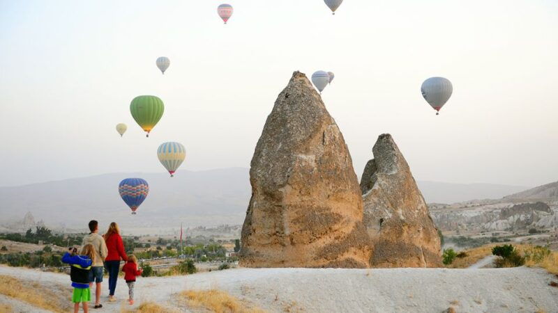 cappadocia-hot-air-balloon-watching-at-sunrise-with-pickup