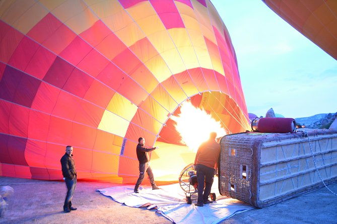 cappadocia-jeep-safari-with-hot-air-balloon-watch-at-sunrise