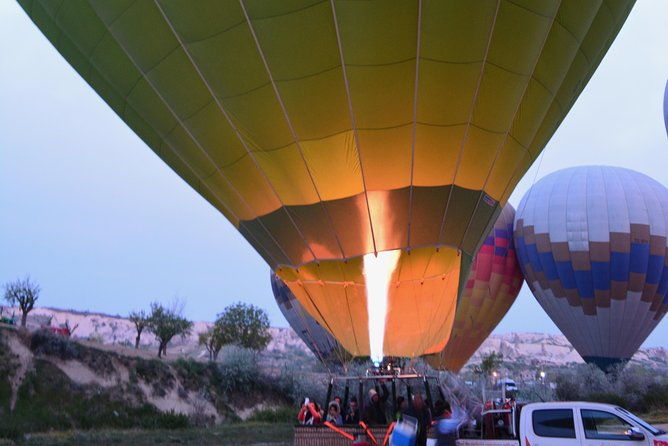 cappadocia-jeep-safari-with-hot-air-balloon-watch-at-sunrise