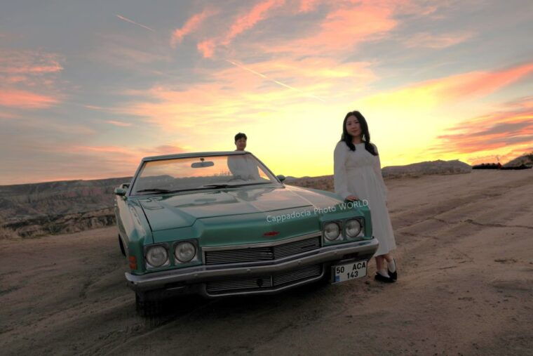 cappadocia-photo-shoot-with-classic-car-and-flying-dress