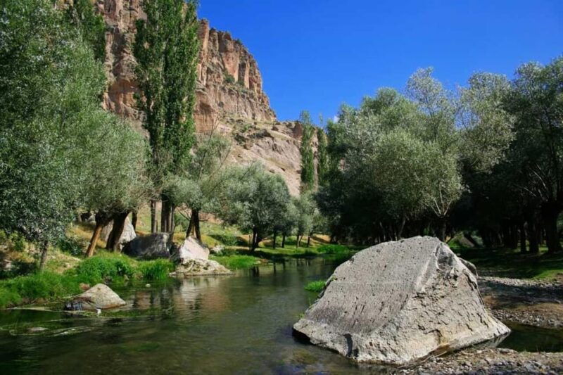 cappadocia-red-tour-with-open-air-museum-and-tour-guide