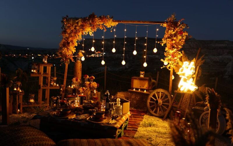 cappadocia-romantic-concept-dinner-in-the-valley