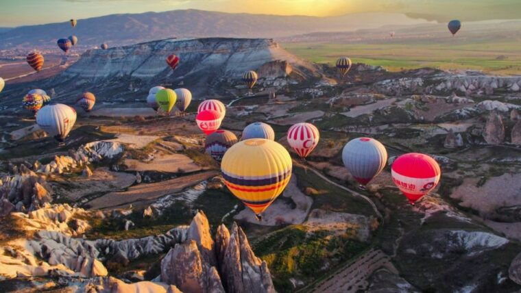 cappadocia-sunrise-hot-air-balloon-over-fairy-chimneys