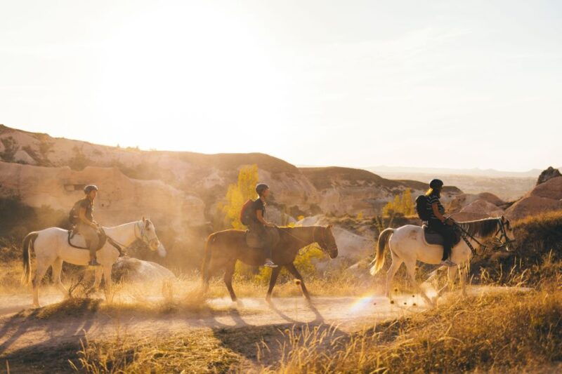 cappadocia-sunset-or-daytime-horse-riding-tour
