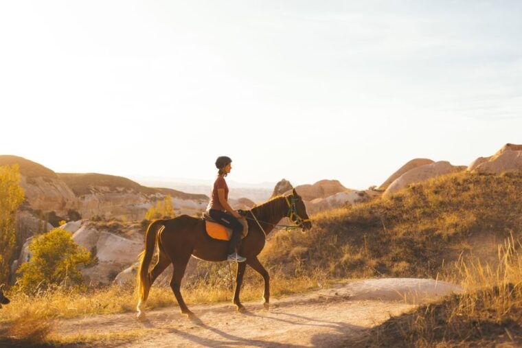 cappadocia-sunset-or-daytime-horse-riding-tour