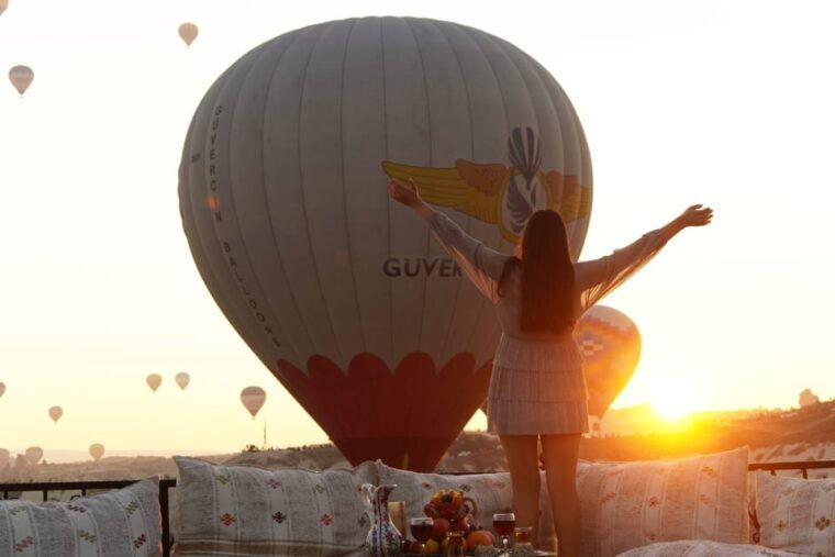 cappadocia-terrace-photo-spot-with-balloon-flight-view