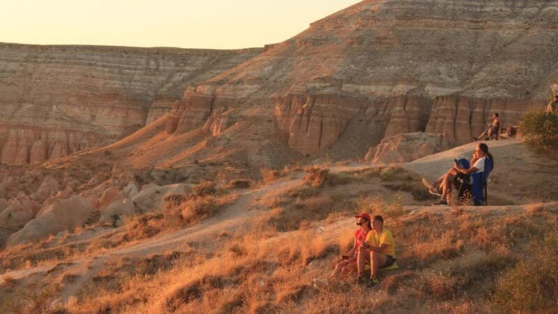 cappadocia-watching-the-sunset-with-wine-in-red-valley