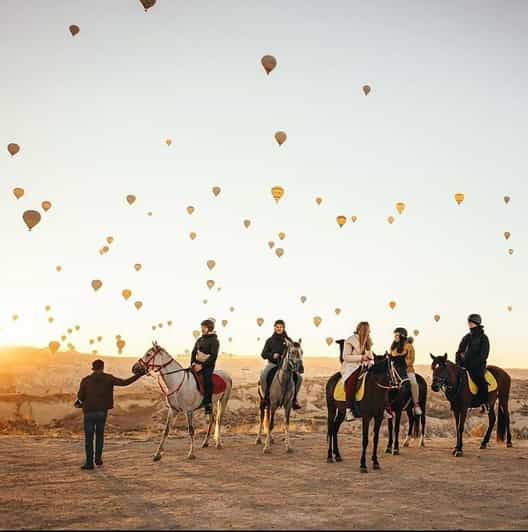 cappadocias-sunrise-horseback-riding