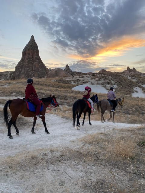 cappadocias-sunset-horseback-riding