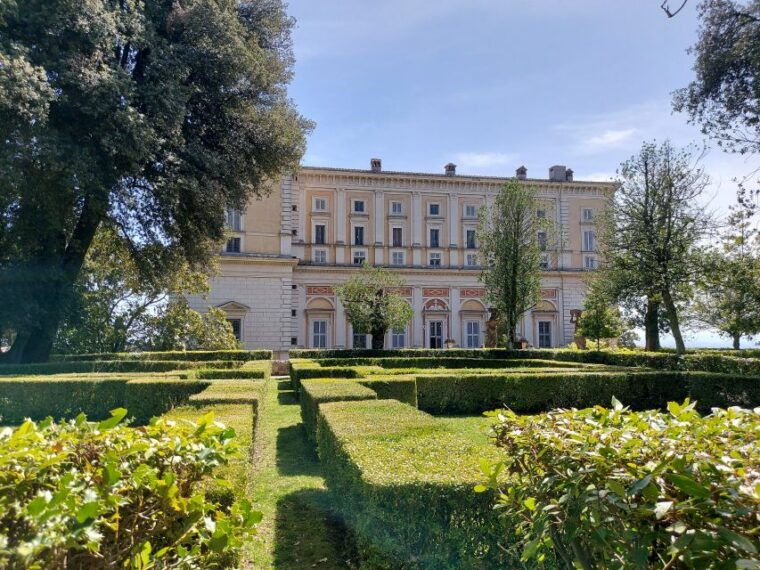 caprarola-private-villa-farnese-guided-tour-with-entry