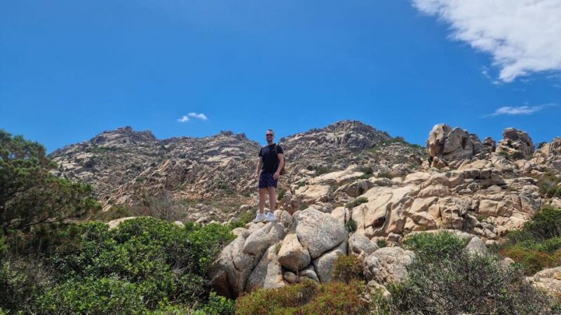 caprera-hiking-to-cala-coticcio-with-aperitif
