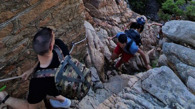 caprera-hiking-to-cala-coticcio-with-aperitif
