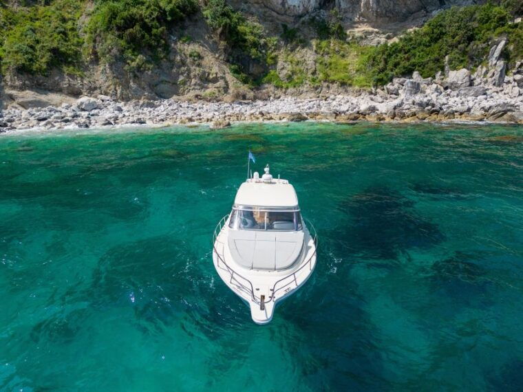 capri-amalfi-coast-speed-boat