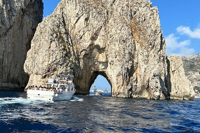capri-and-blue-grotto-boat-tour-from-sorrento