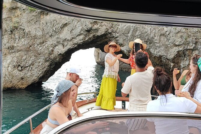 capri-and-blue-grotto-small-group-boat-tour