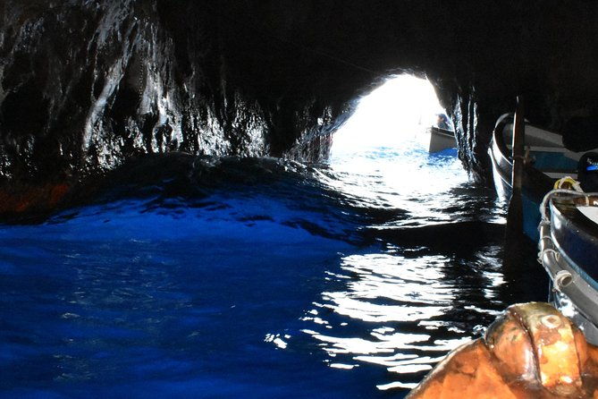 capri-and-blue-grotto-stress-free-day-tour-with-kids-from-sorrento