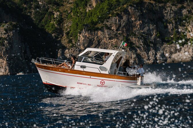 capri-and-positano-classic-private-25ft-classic-boat