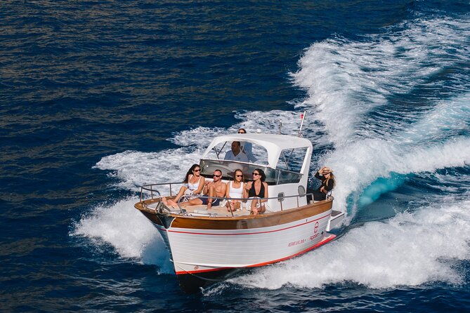 capri-and-positano-classic-private-25ft-classic-boat
