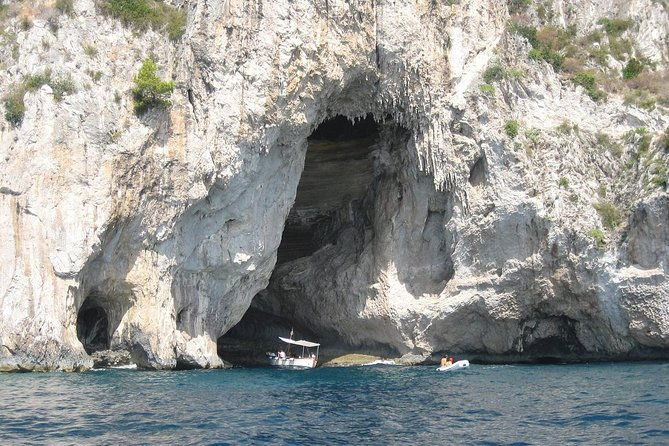 capri-blue-grotto-sorrento-and-pompeii-from-rome