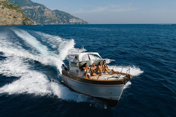 capri-boat-tour-from-sorrento-classic-boat
