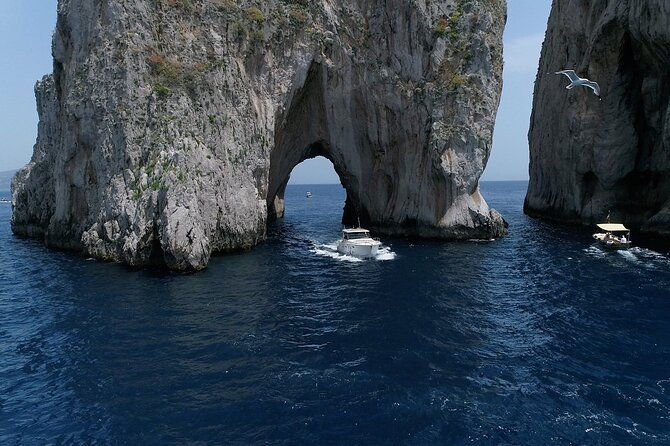capri-boat-tour-from-sorrento-speedboat-37ft