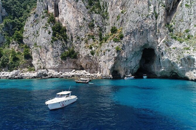 capri-boat-tour-from-sorrento-speedboat-37ft