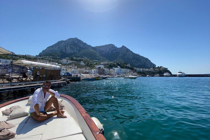 capri-boat-tour-grottoes-swim-sip-limoncello-in-a-small-group