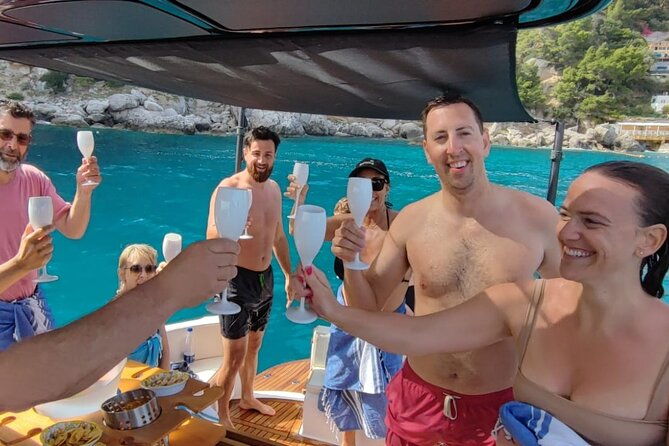 capri-boat-tour-shared-with-local-captain-2