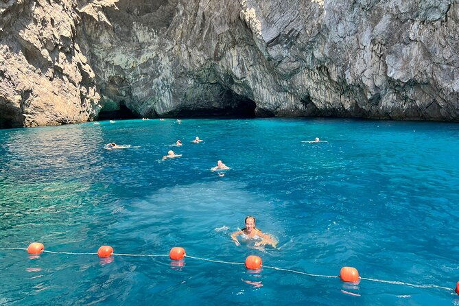capri-boat-tour-shared-with-local-captain