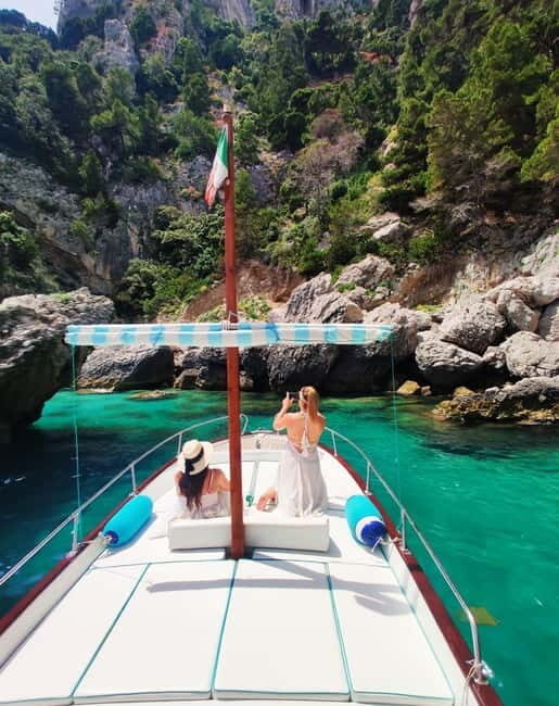 Capri: Boat Tour with Snorkeling and Drinks - The Magic of the Sea: What to Expect on the Tour