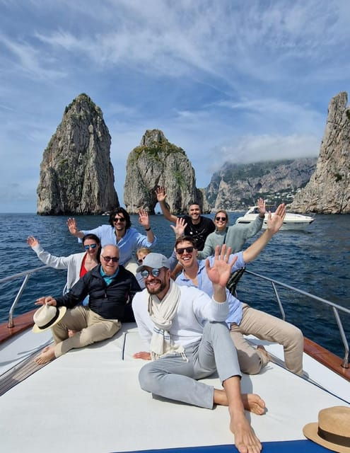capri-exclusive-boat-tour-of-hidden-gems-with-swimming
