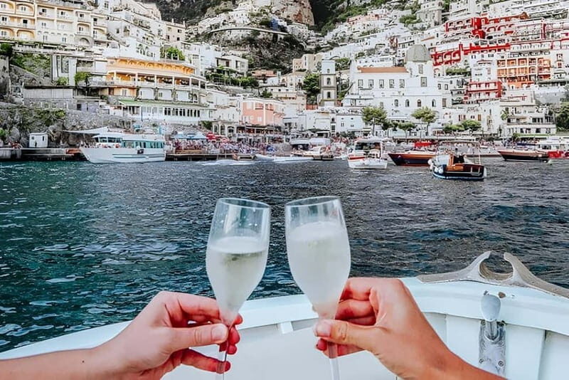 Capri: Full-Day Boat Tour with Snorkeling and Aperitif - Discovering Capri: An all-in-one boat adventure