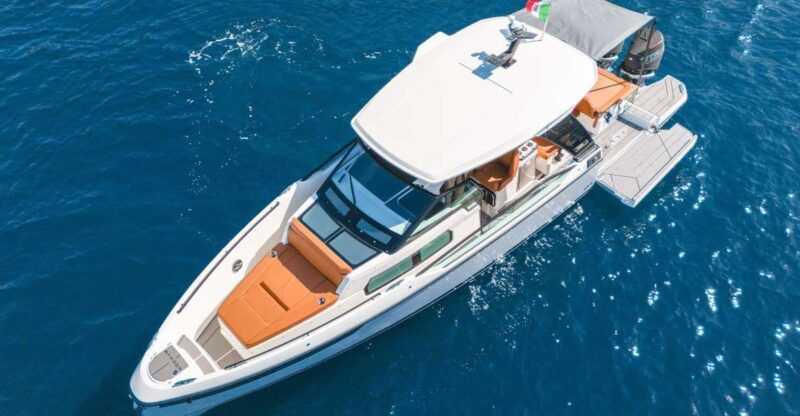 capri-full-day-private-boat-tour-on-luxury-tender